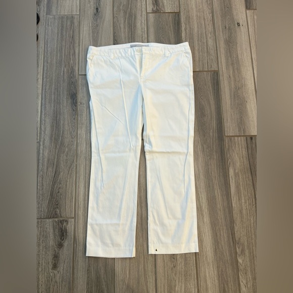 Like New Old Navy size 10 Mid-rise white Capri pants no signs wear or stains - Picture 10 of 10
